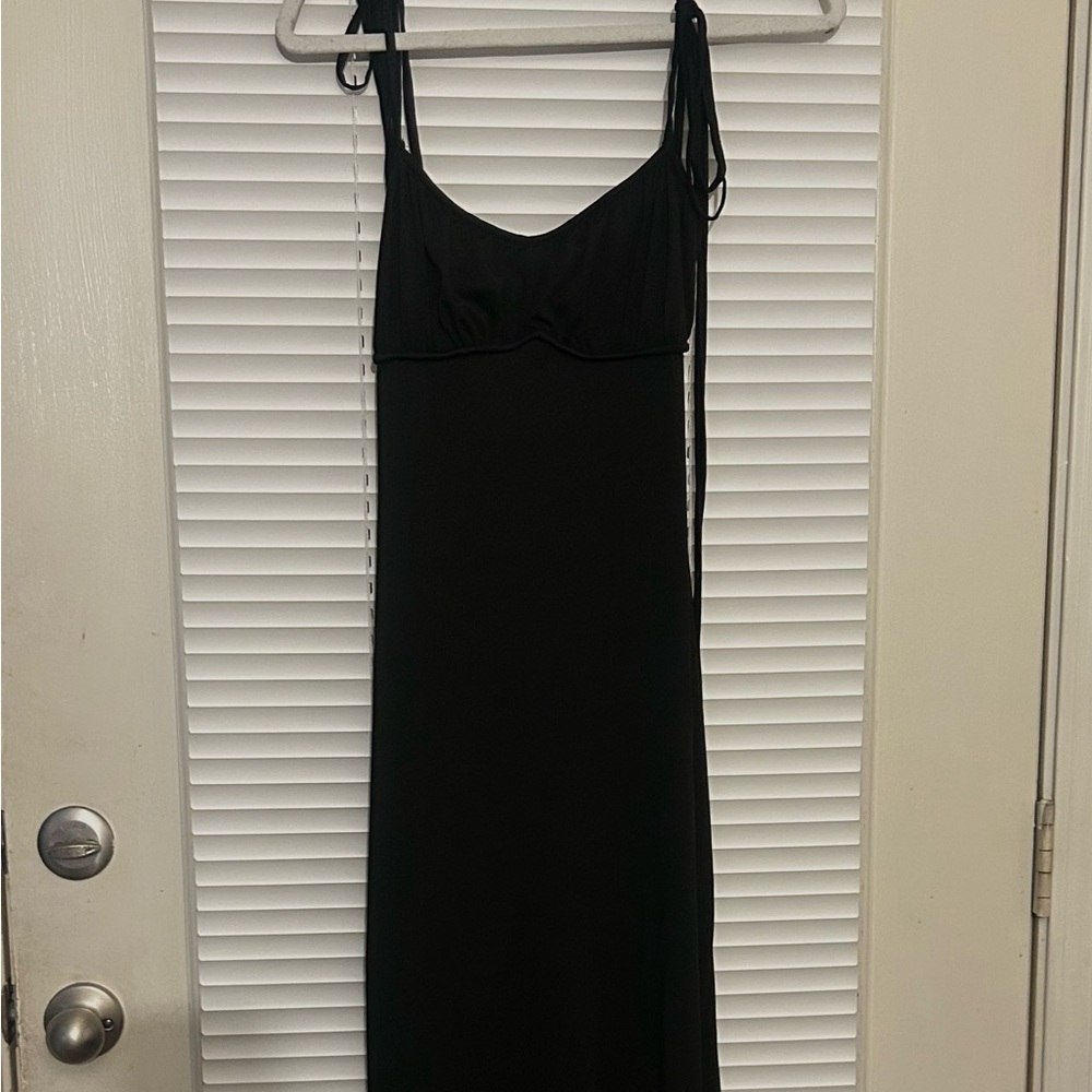 Elegant Black Sleeveless Dress